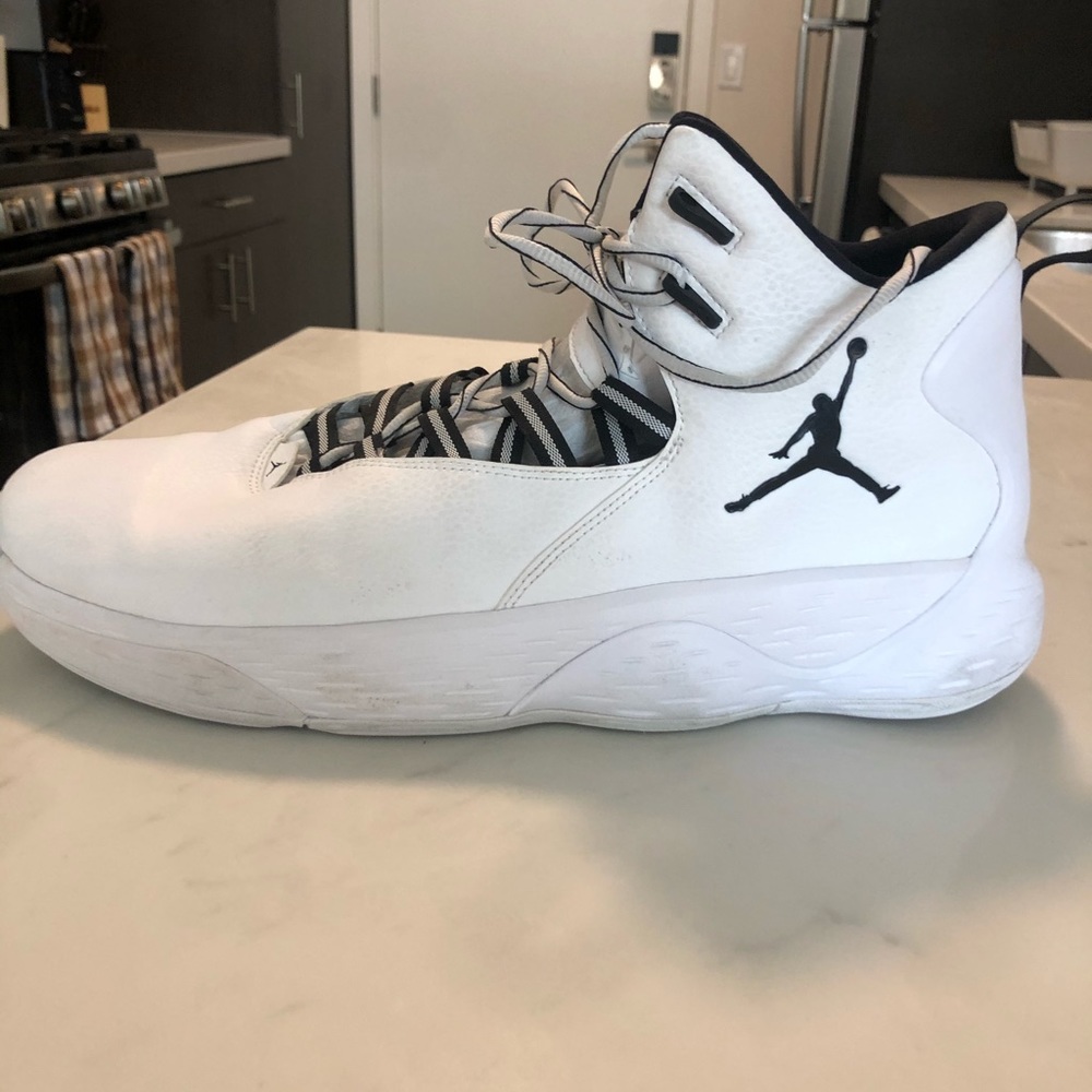 Laker Player Owned & Never Worn.  I’m not Size 16